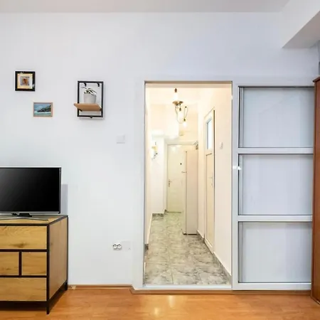Studio Brutus Apartment *